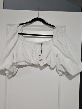 Love Bonito Crop Top